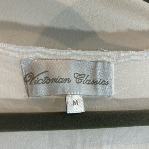 VICTORIAN CLASSICS Sz  M Gown Embroidered Ruffle Hem 100% Cotton Made in India - Picture 2 of 10